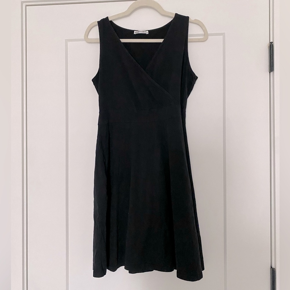 Black Sleeveless Dress